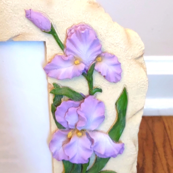 Raised Iris Ceramic Picture Frame 3.5x5 inches - Picture 2 of 5